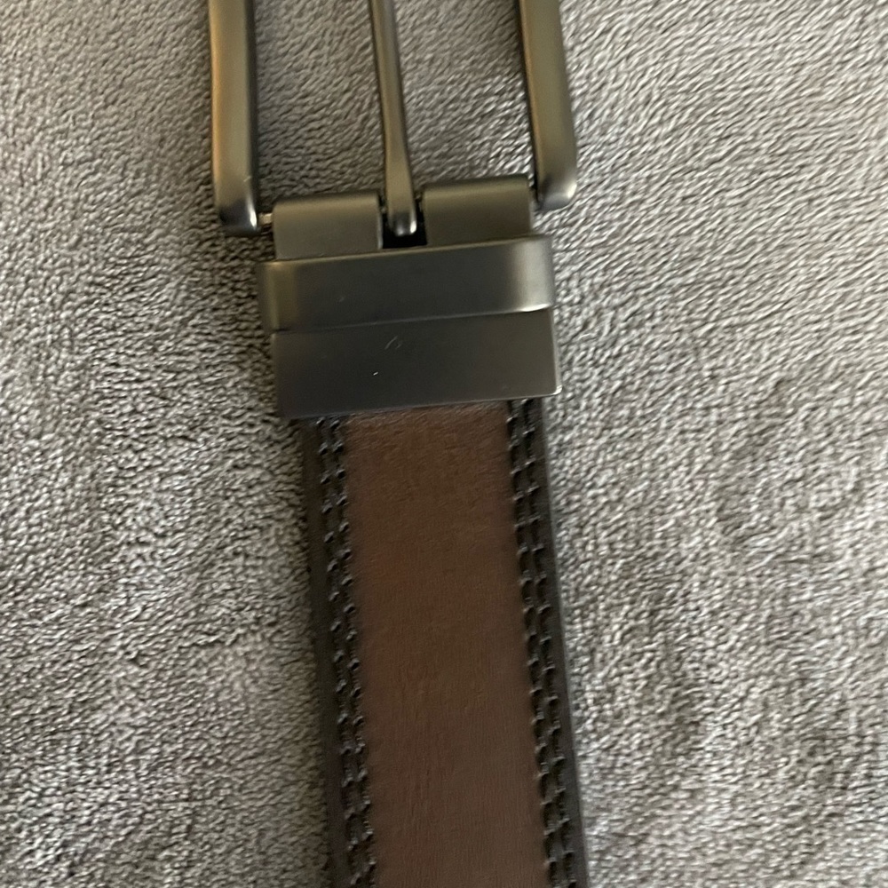 REVERSIBLE Genuine Leather Black/Brown Belt - Picture 2 of 5